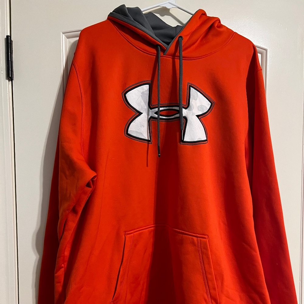 Men’s under armour hoodie